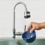 Torneira Gourmet Flexível de Mesa com Ducha 1/2'' - Inox - Imagem 5