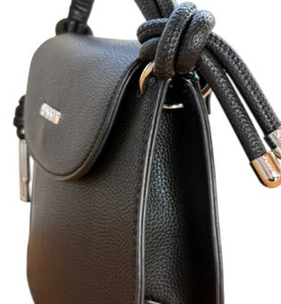 Bolsa Feminina Transversal com Alça em Corda - Preta